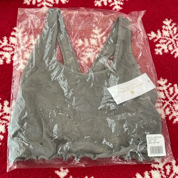 Spiritual Gangster Tops - Spiritual Gangster Amor Crop Top NWT